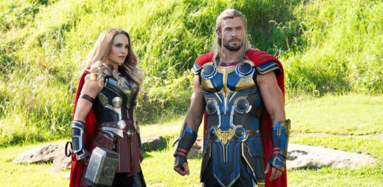 Natalie Portman and Chris Hemsworth in THOR: LOVE AND THUNDER