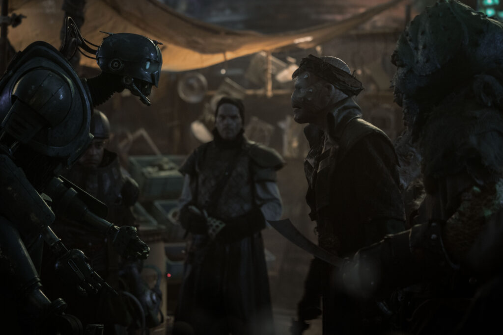 (L-R) SM-33 (Nick Frost) and Vane (Marti Matulis) in Lucasfilm’s STAR WARS: SKELETON CREW, exclusively on Disney+. Photo by Matt Kennedy. ©2024 Lucasfilm Ltd. & TM. All Rights Reserved.