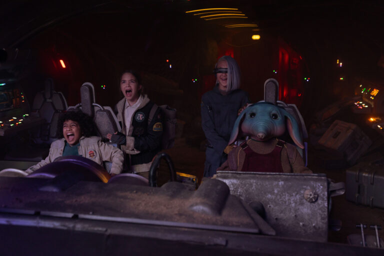 (L-R) Wim (Ravi Cabot-Conyers), Fern (Ryan Kiera Armstrong), KB (Kyriana Kratter) and Neel (Robert Timothy Smith) in Lucasfilm’s STAR WARS: SKELETON CREW, exclusively on Disney+. Photo by Matt Kennedy. ©2024 Lucasfilm Ltd. & TM. All Rights Reserved.